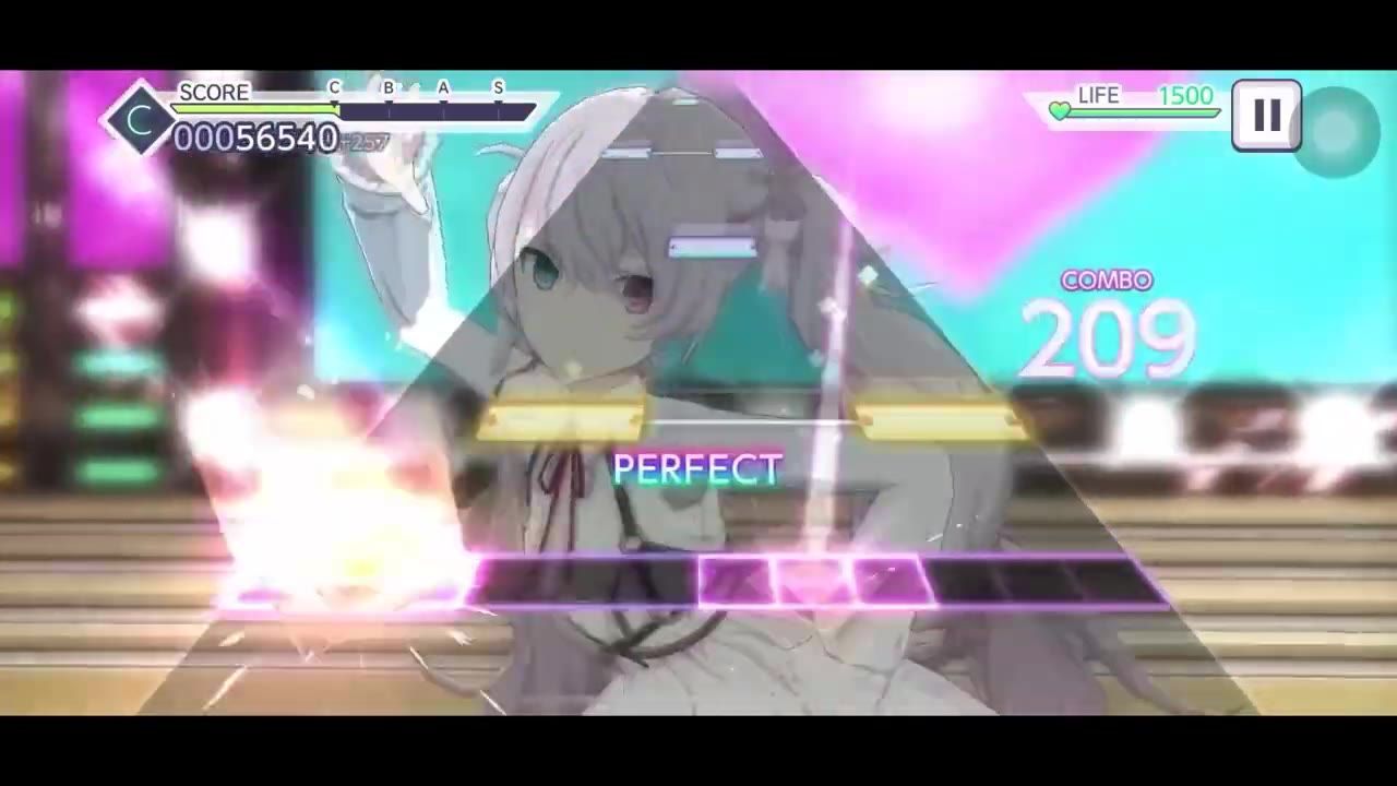 A rhythm game play screen shows score, life, combo, and note lanes over an anime character.