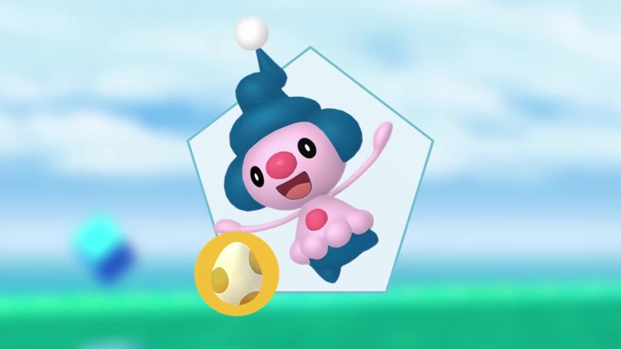 Mime Jr. appears on an egg screen with a yellow 5 km egg icon in the lower left.
